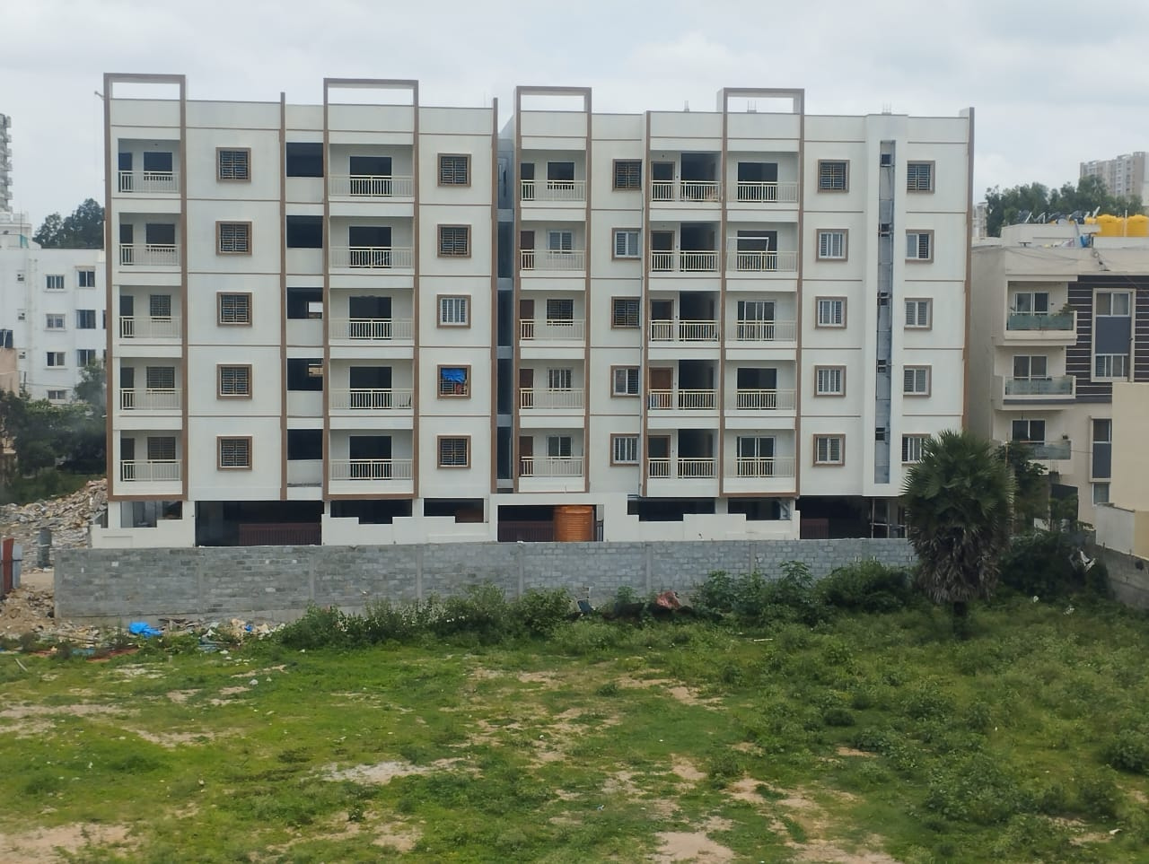 Luxury Flats For Sale in Banjara Layout