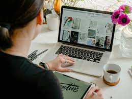 Looking for Graphic Designer in Salem